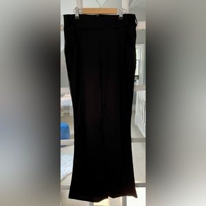 Brand new light high rise suit pants. Never worn. Light & comfortable. Size:m.